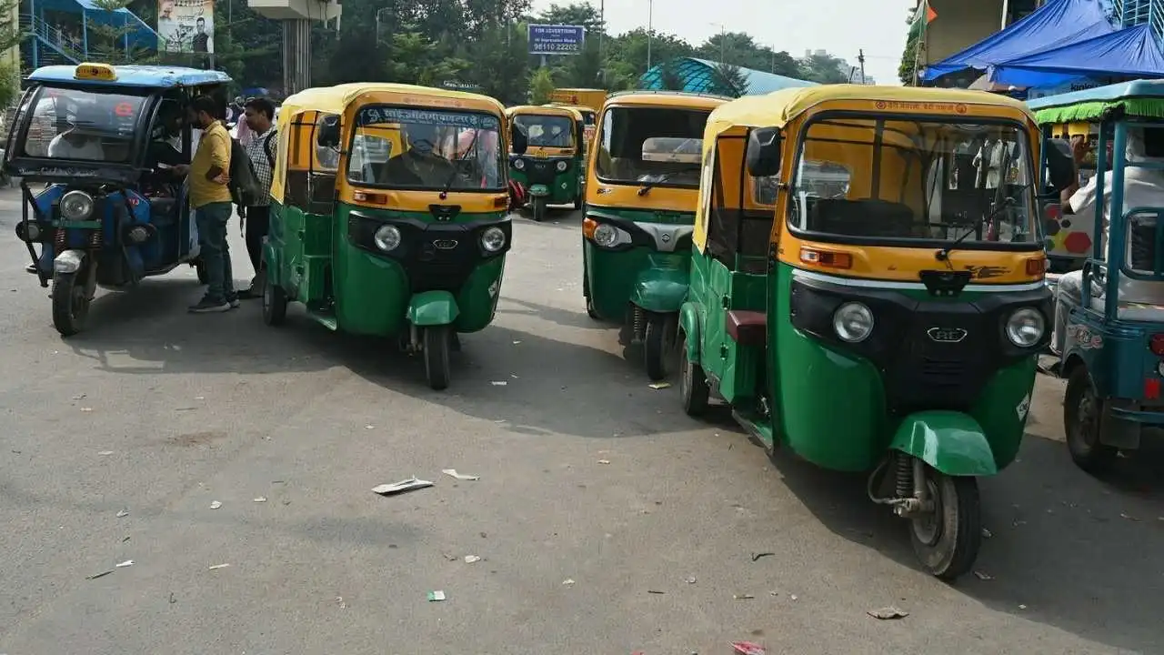 Kolkata auto rickshaw fare increase due to CNG gas price hike