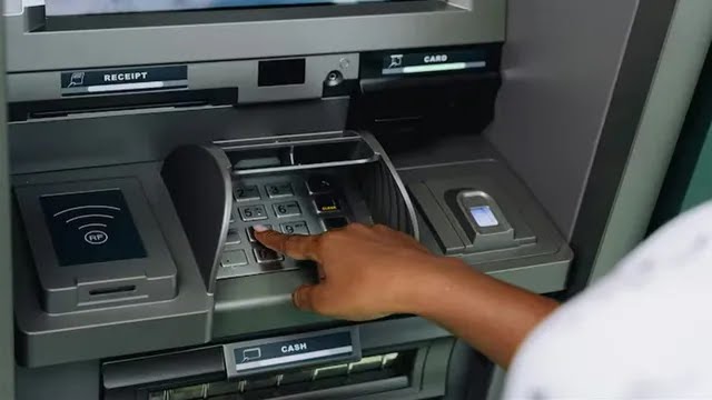 atm machine cash withdrawal india bank customer