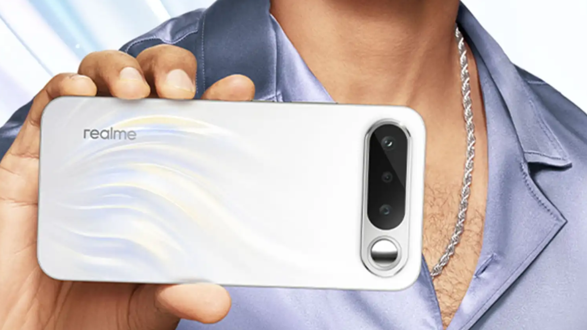 Realme 16 5G smartphone selfie mirror feature India
